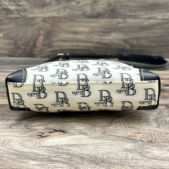 Dooney & Bourke Logo Crossbody Bag Purse White Black Leather Trim Strap - Picture 9 of 14